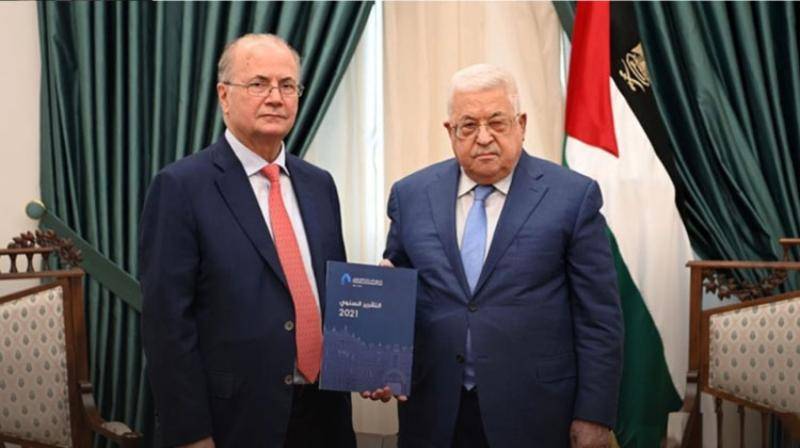 الرئيس الفلسطيني يكلف محمد مصطفى بتشكيل حكومة جديدة