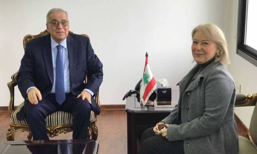 سفراء في 