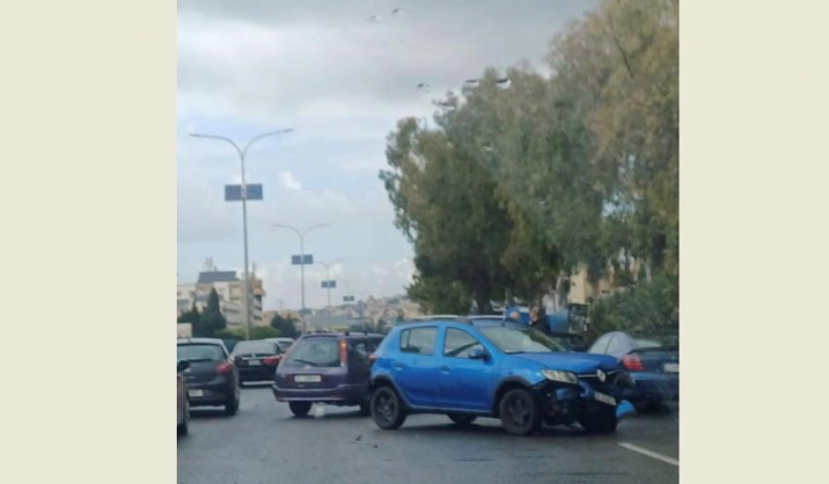 جريحة في حادث سير