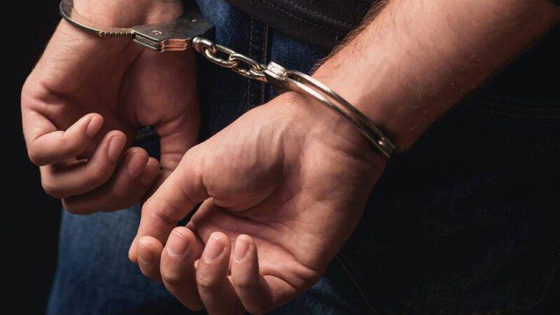 توقيف مطلوب بـ 114 مذكرة عدلية بجرائم خطرة