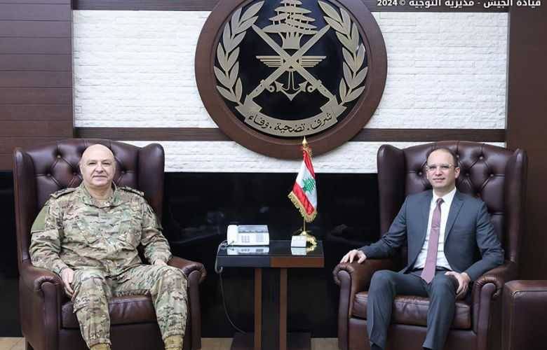قائد الجيش يلتقي بشير خضر