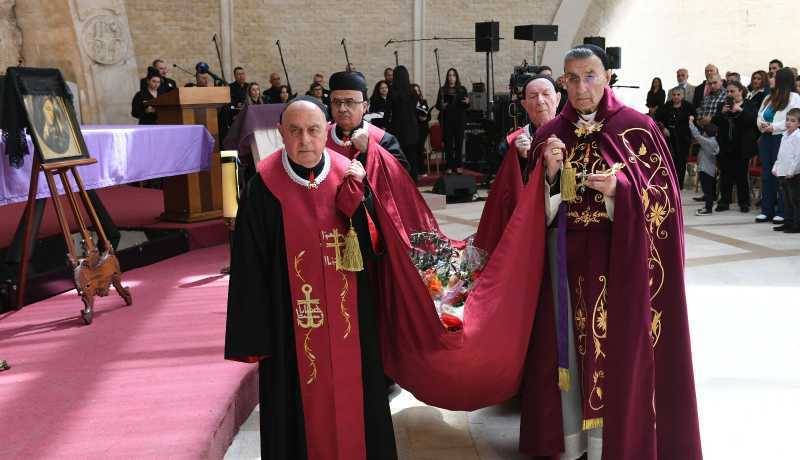الراعي في رتبة سجدة الصليب: الخشبة أداة تحقير المجرمين وقتلهم تحولت لأداة خلاص للعالم