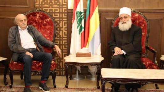 جنبلاط يعرض مع شيخ العقل شؤوناً عامة