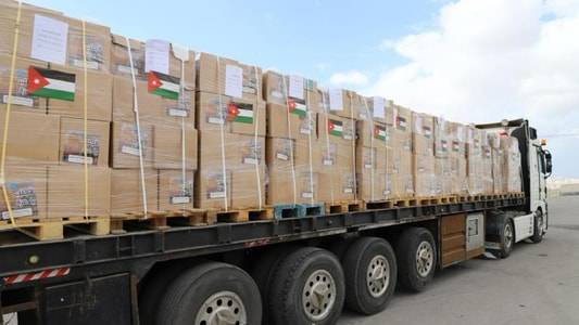 الأردن يعلن تسيير أكبر قافلة مساعدات برية إلى غزة تضم 105 شاحنات من المواد الغذائية