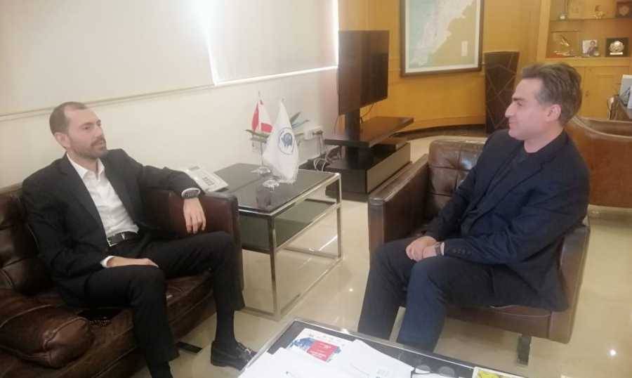 حمية يتابع صيانة الطرق في المنية