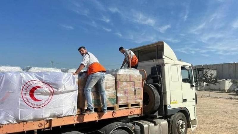 دخول أولى شاحنات المساعات الإنسانية لغزة عبر نقطة العبور الشمالية