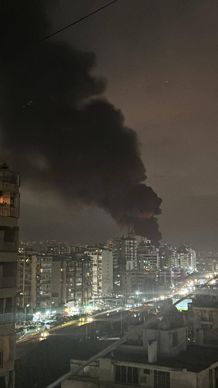 بالصور: حريق كبير في المدينة الرياضية