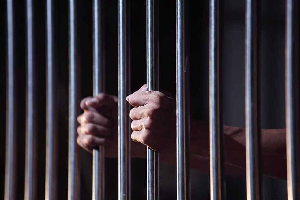 عصابة تستهدف أهالي السجناء وتسحب منهم الاموال!