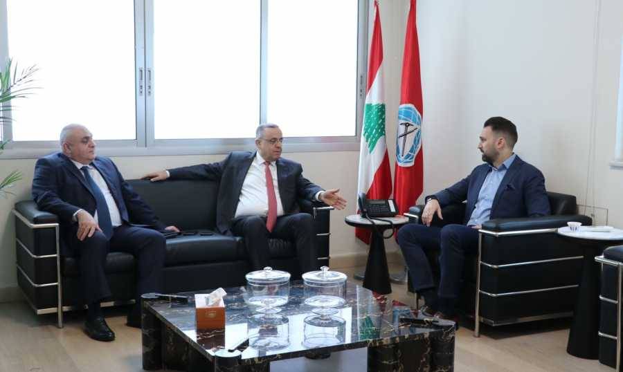 جنبلاط يلتقي البيسري وسفيرة الارجنتين