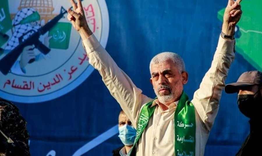 السنوار بين مقاتليه خارج الأنفاق.. وتعليق إسرائيلي!