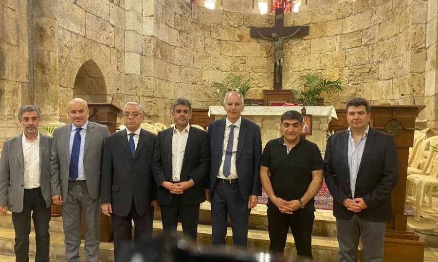 السفير الفرنسي يجول في جبيل