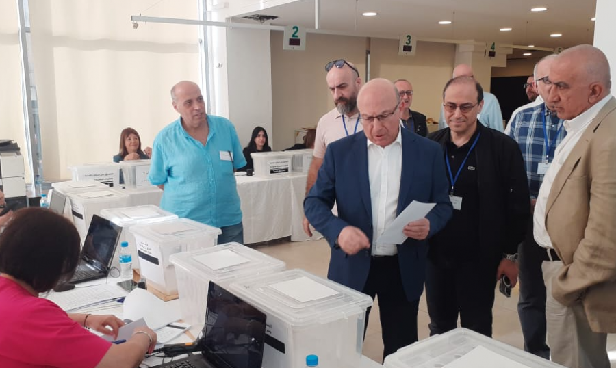 بخاش يطلق العملية الانتخابية من بيت الطبيب