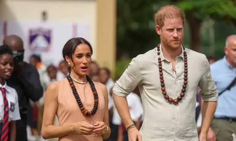 خلال زيارة نيجيريا.. فستان ميغان ماركل يفجر جدلا!
