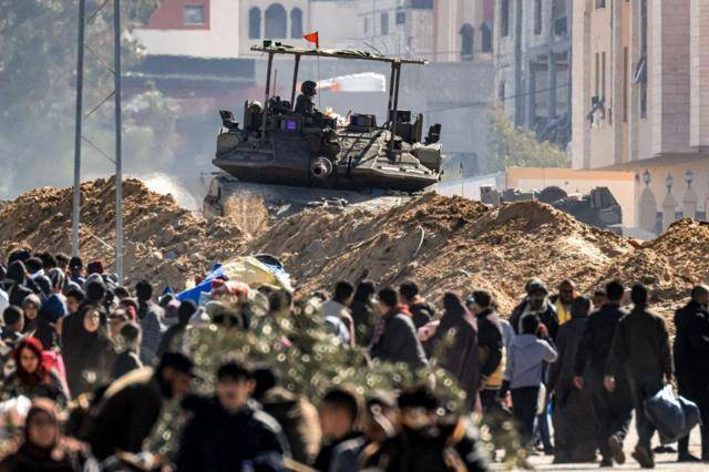 الجيش الإسرائيلي يطالب بإخلاء مناطق جديدة في رفح