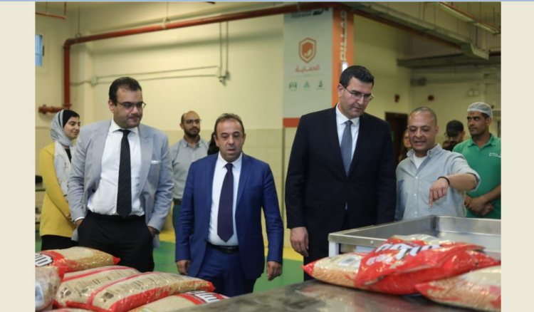وزير الزراعة يزور 