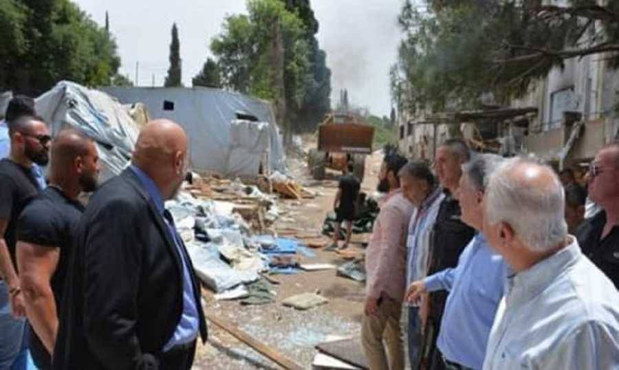 إجلاء سوريين من مجمع في الكورة