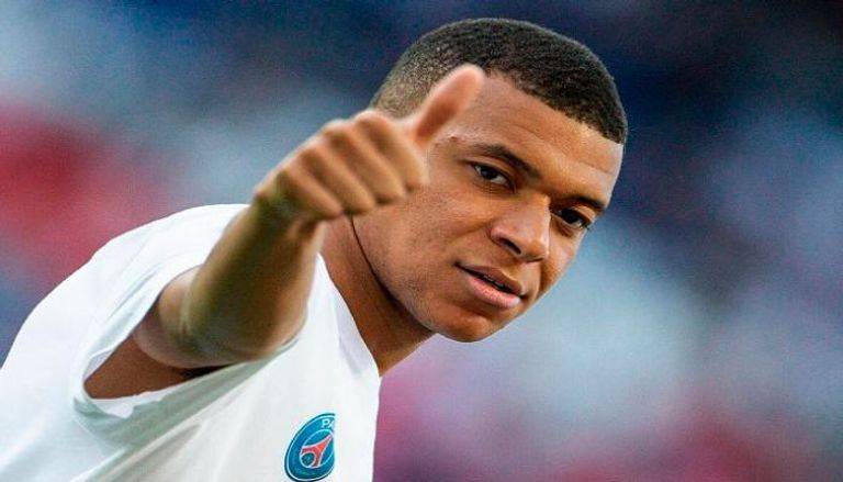 مبابي على خطى رونالدو.. يرتدي هذا القميص انتظاراً لاعتزال مودريتش