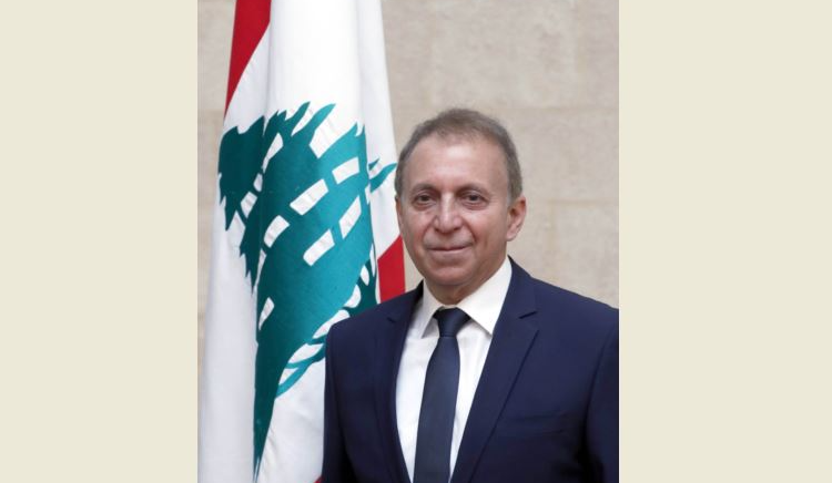 شرف الدين يلوح بالاعتكاف وتسليم مهامه الى وزير الصناعة