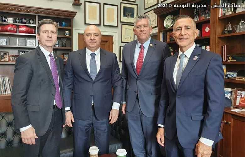 قائد الجيش يواصل لقاءاته في الولايات المتحدة.. هذا ما بحثه