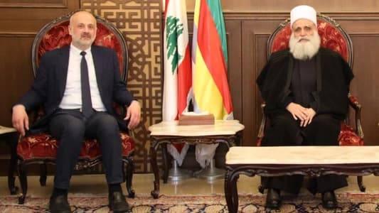شيخ العقل يلتقي وزير الداخلية: للتعاون على معالجة القضايا الأساسية