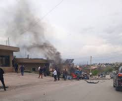 قصف سيارة قرب بلدة الخيارة في منطقة البقاع الغربي بلبنان