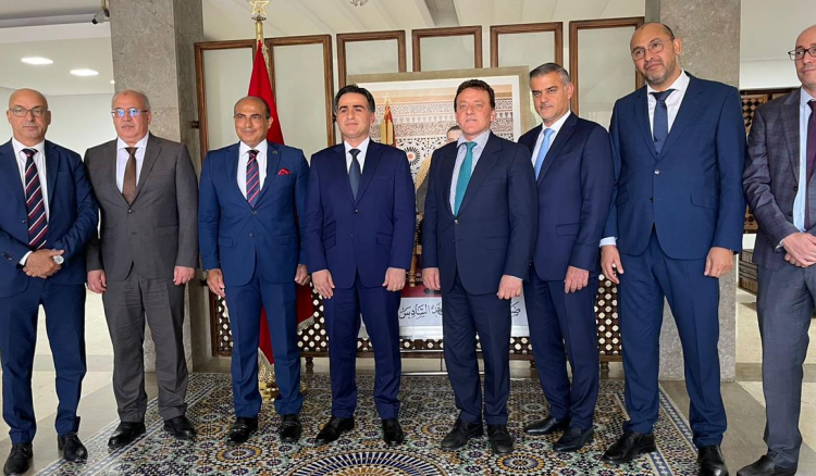 تعزيز التعاون في قطاع النقل بين حمية ونظيره المغربي