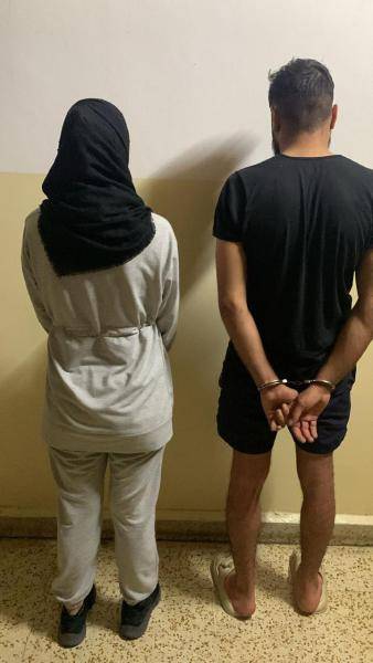 يسرقان سيارات 