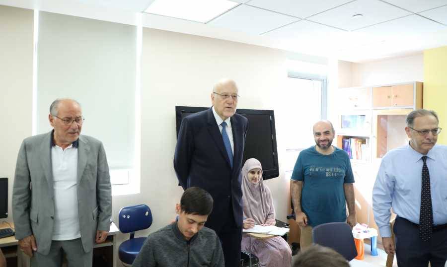 الامتحانات الرسمية تتواصل وجولة لميقاتي والحلبي على مركز 