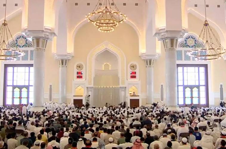 بعد الصلاة على جثمانه.. هنية الى مثواه الأخير في الدوحة