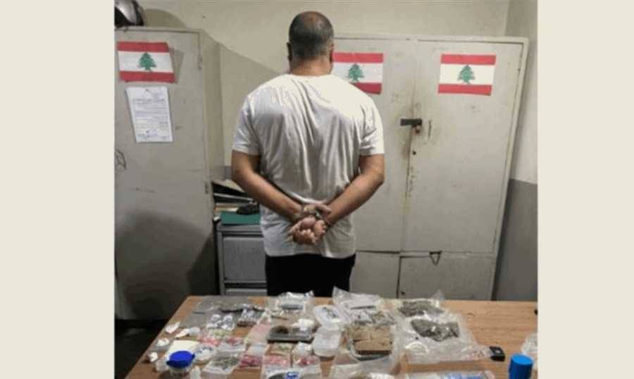 مروج مواد مخدرة بقبضة 