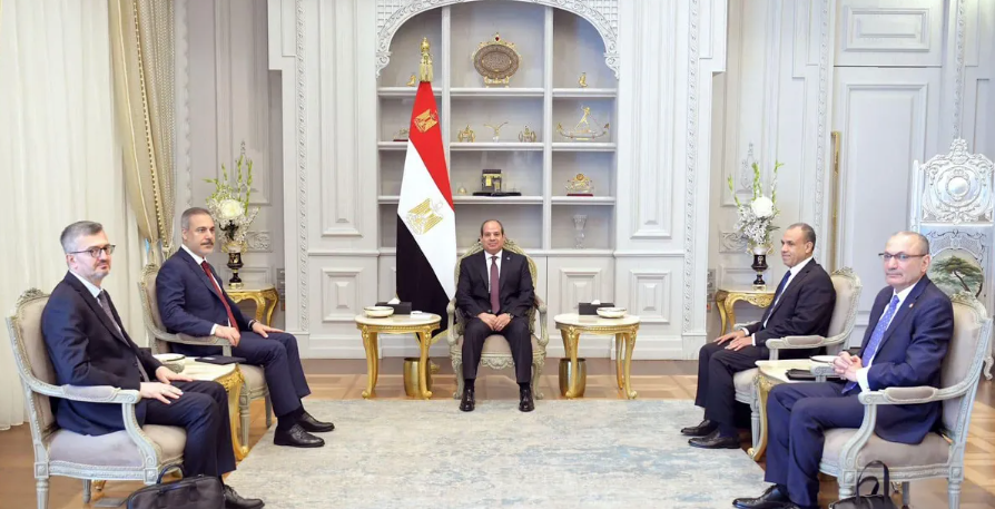 السيسي: الشرق الأوسط يمر بمنعطف شديد الدقة والخطورة