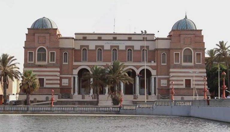 بعد خطف أحد مدرائه .. المركزي الليبي يعلق أعماله كافة