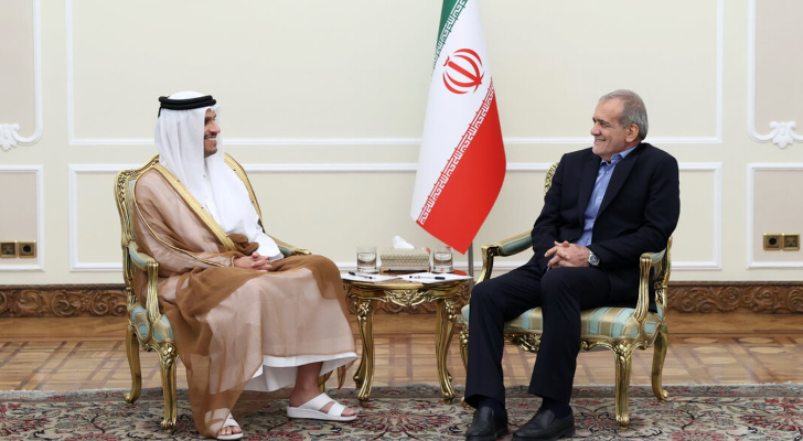 بزشكيان التقى رئيس وزراء قطر: يجب إرغام حماة الكيان الصهيوني على احتوائه