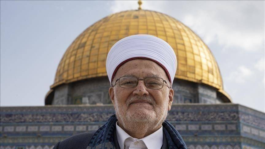 اسرائيل توجه تهما بنعي الشهيد هنية للشيخ عكرمة صبري