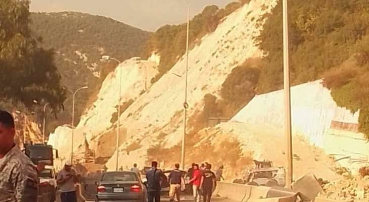 انهيار جزء من حائط بعد نفق شكا وزحمة في المكان