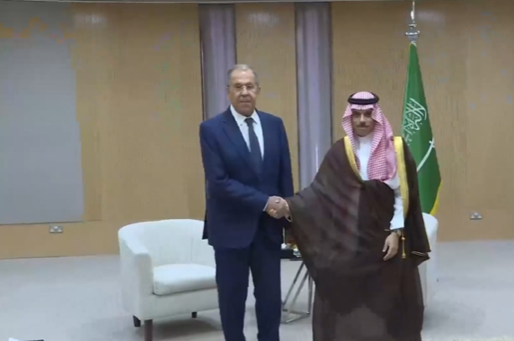 لافروف من الرياض: إسرائيل تتجاهل مبادرة بايدن.. وهناك من يرغب بحرب إقليمية