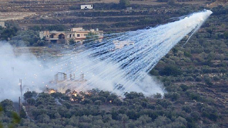 إصابة مواطن بحالة اختناق بعد استهداف الخيام بقذائف فوسفورية