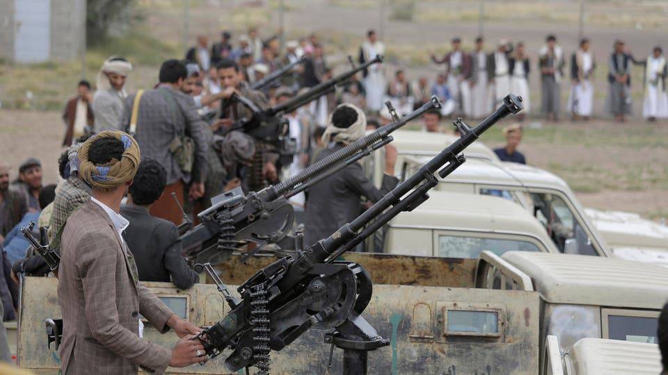 قيادي حوثي: مستعدون لإرسال آلاف المقاتلين لدعم حزب الله