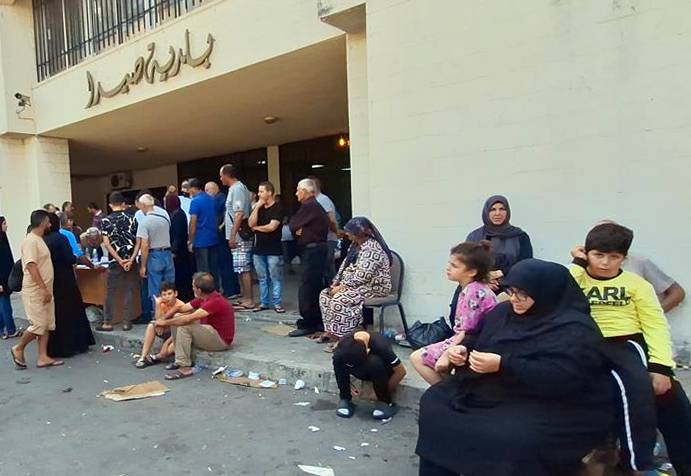 صيدا.. 6 آلاف نازح في 16 مركز إيواء و4 آلاف منتشرين في المدينة والضواحي وبديع يناشد المنظمات الدولية مد يد المساعدة