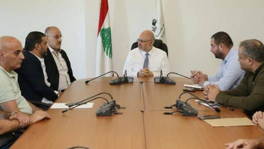 الأبيض يعرض مع وفد من مدراء مستشفيات الجبل وراشيا لأوضاع النازحين