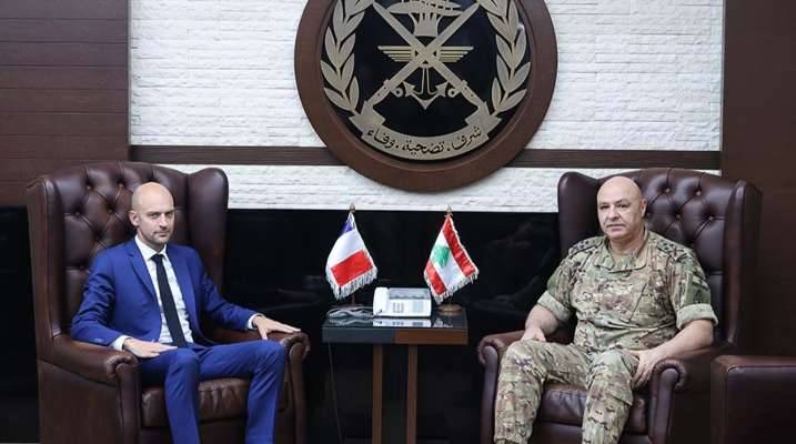 وزير الخارجية الفرنسية التقى قائد الجيش وأكد على استمرار دعم بلاده للمؤسسة العسكرية