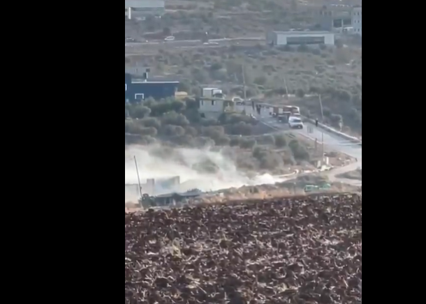 بالفيديو: أمن السلطة الفلسطينية يفكك عبوات ناسفة زرعتها المقاومة بالضفة