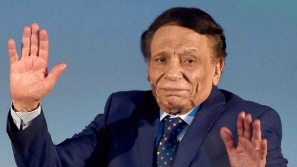 كيف يقضي عادل إمام أيامه بعد الاعتزال؟