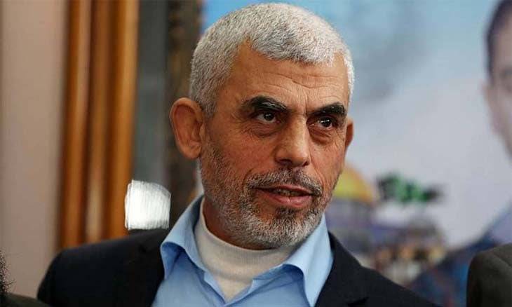 رواية اسرائيلية.. هذا ما فعله السنوار  في لحظاته الاخيرة