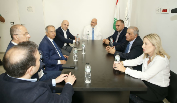 الأبيض يعرض مع لجنة الصحة النيابية تحديث خطة الطوارئ