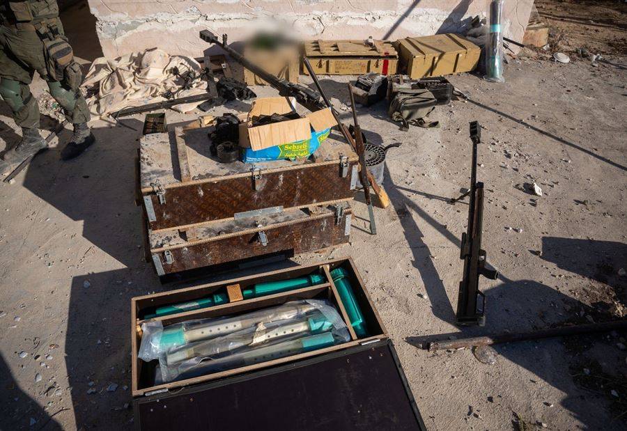 الجيش الاسرائيلي: اكتشاف مستودع أسلحة داخل مسجد بجنوب لبنان