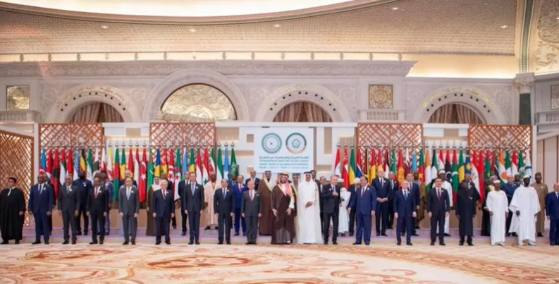 القمة العربية الإسلامية تساند لبنان وتعتزم حشد دعم دولي لتجميد مشاركة إسرائيل في الأمم المتحدة