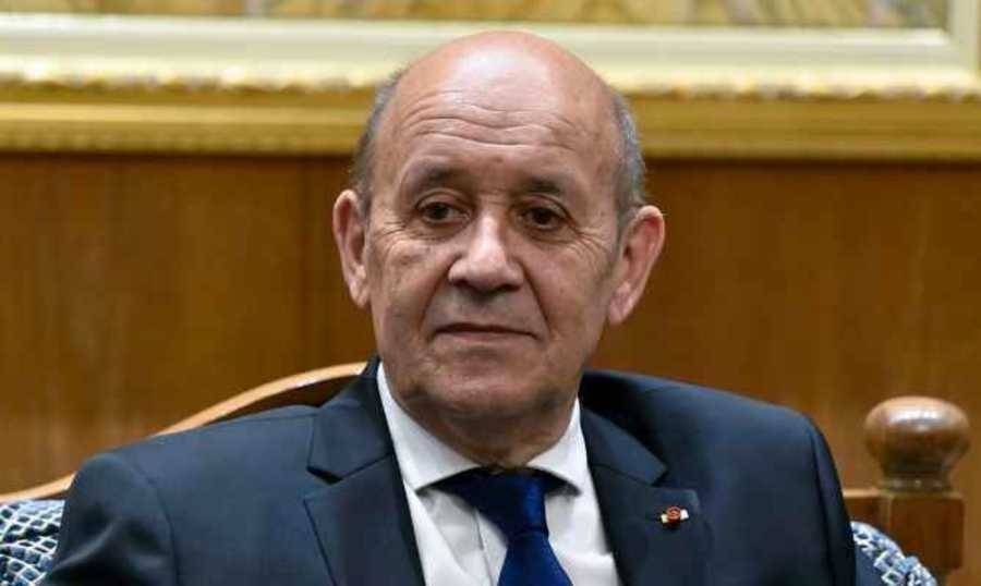 لودريان في لبنان لبحث حل الأزمة السياسية