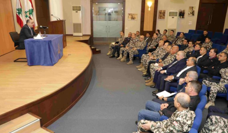 البيسري يرأس اجتماعاً لضباط الامن العام: نحن أمام مرحلة جديدة
