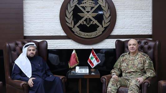 قائد الجيش يستقبل وزير الدولة في الخارجية القطرية